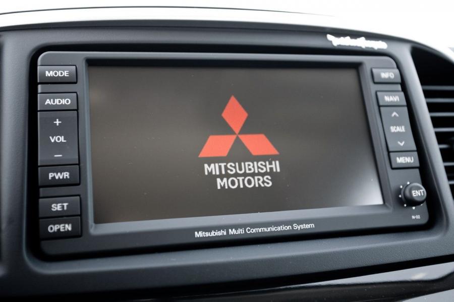  Mitsubishi Lancer Evolution X MR 2008 года  (фото 20 из 36)